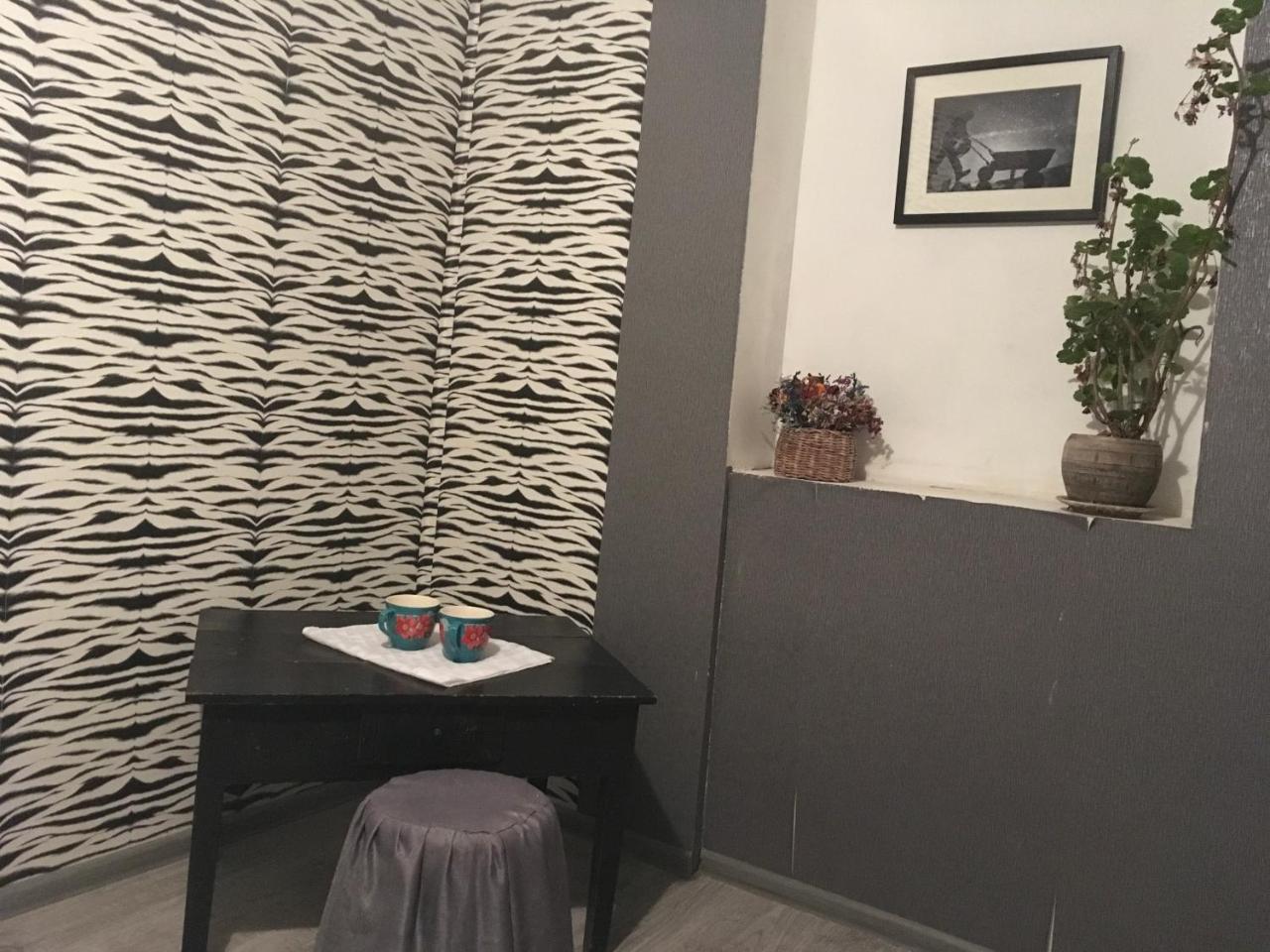 Birdhouse Rooms Tbilisi ภายนอก รูปภาพ