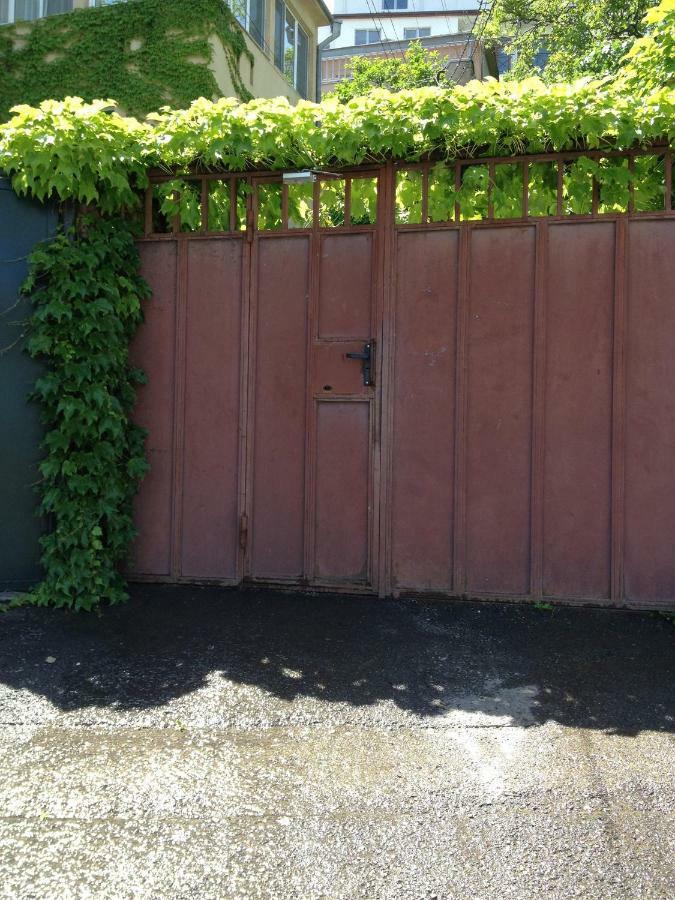 Birdhouse Rooms Tbilisi ภายนอก รูปภาพ